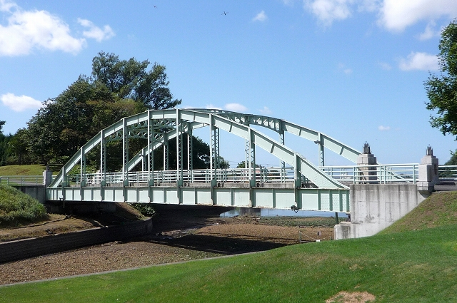 アーチ橋とは？－橋梁の種類その１